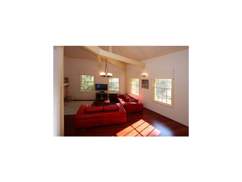 77 Sunset Drive, Albury NSW 2640