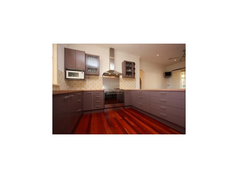 77 Sunset Drive, Albury NSW 2640