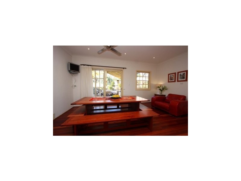 77 Sunset Drive, Albury NSW 2640