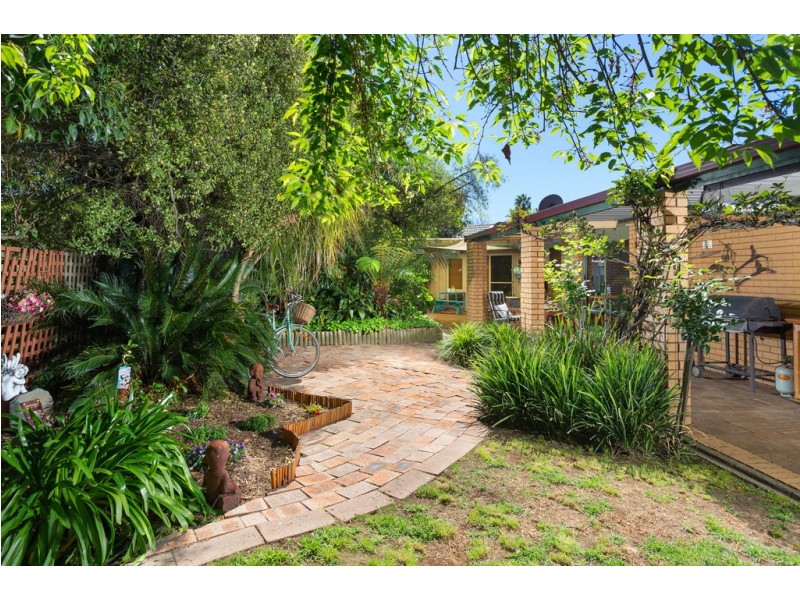 565 Woodbury Court, Lavington NSW 2641