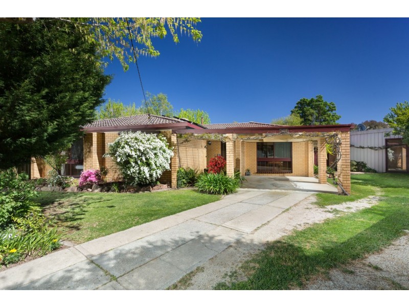 565 Woodbury Court, Lavington NSW 2641