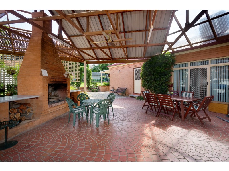 77 Crawshaw Crescent, Glenroy NSW 2640