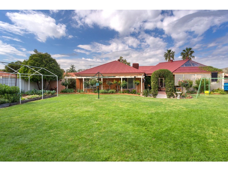 77 Crawshaw Crescent, Glenroy NSW 2640