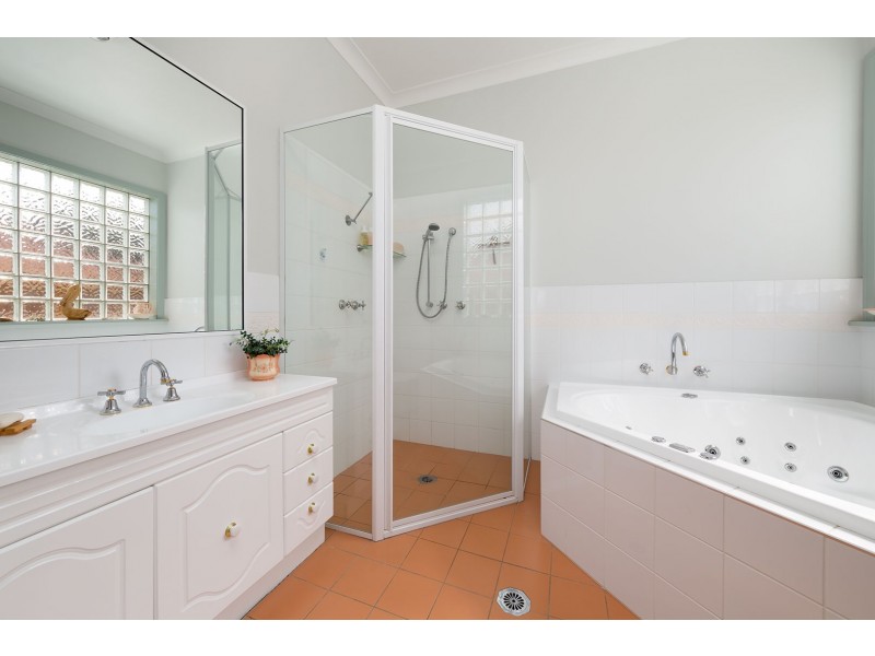 77 Crawshaw Crescent, Glenroy NSW 2640