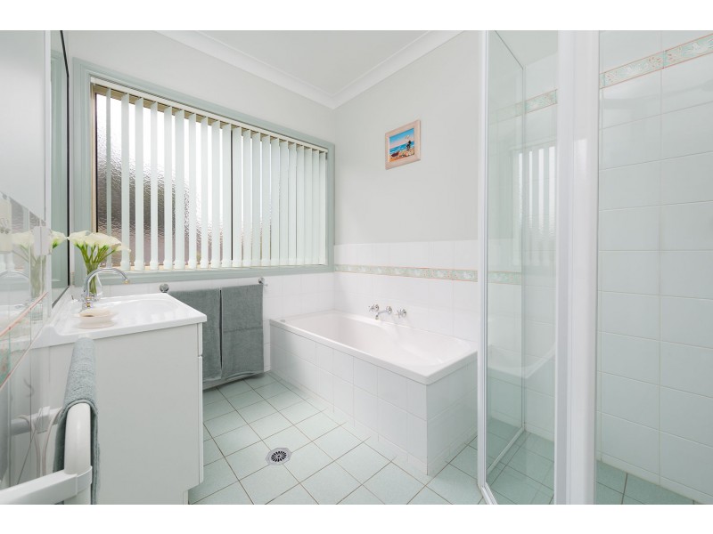 77 Crawshaw Crescent, Glenroy NSW 2640