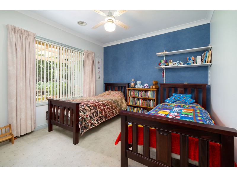 77 Crawshaw Crescent, Glenroy NSW 2640
