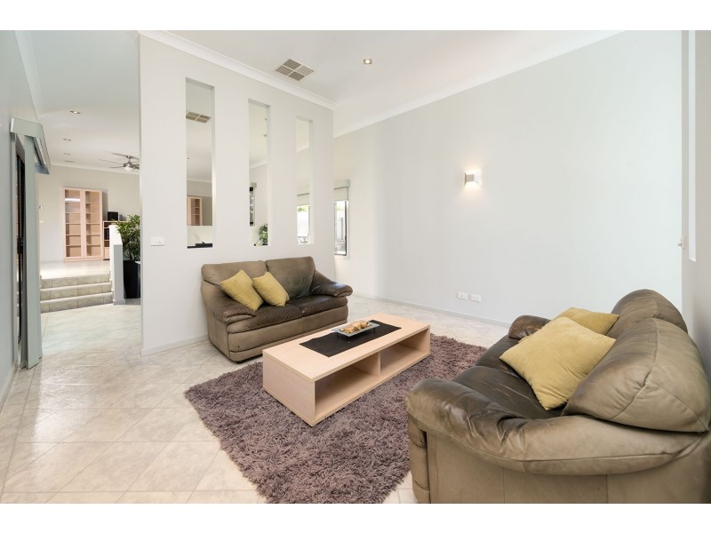 27 Mountain Way, Lavington NSW 2641