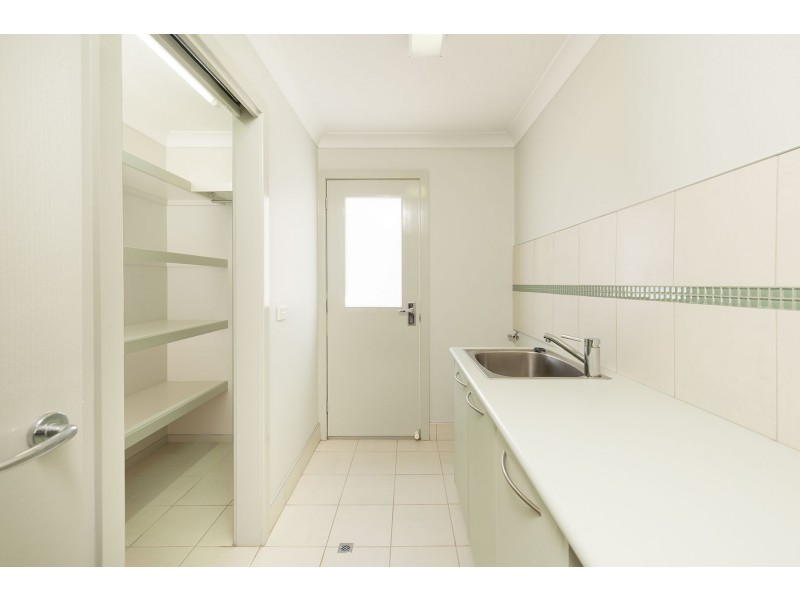 27 Mountain Way, Lavington NSW 2641