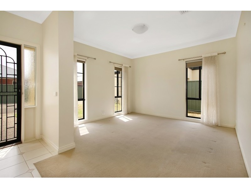 2/213 Cadell Street, East Albury NSW 2640