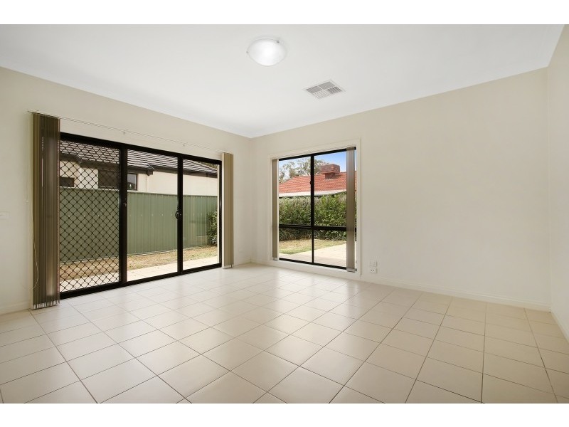 2/213 Cadell Street, East Albury NSW 2640