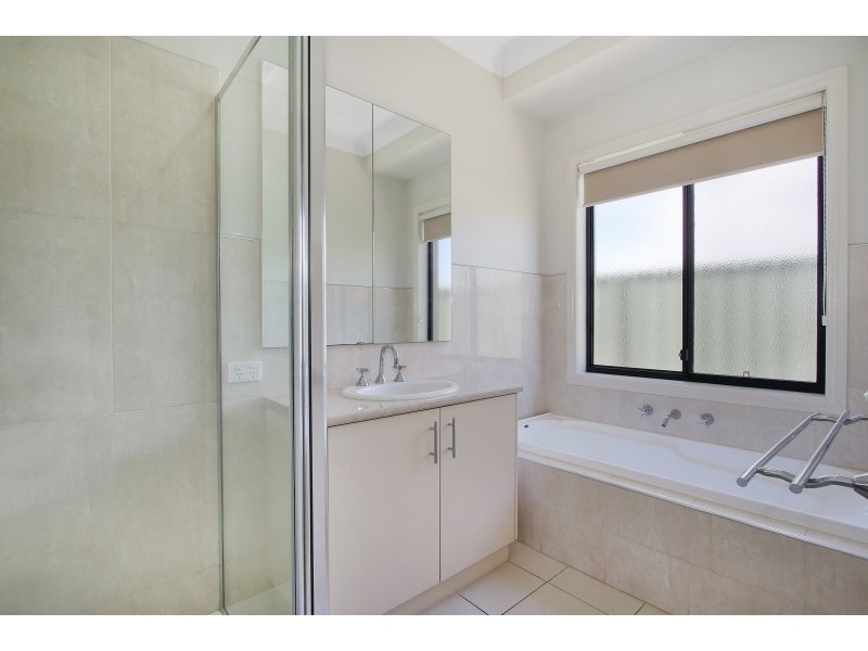 2/213 Cadell Street, East Albury NSW 2640