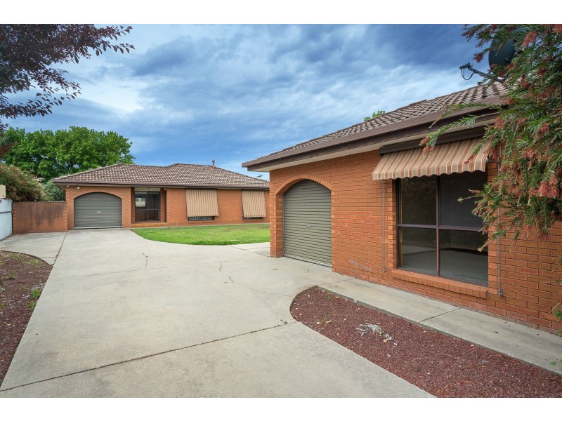 1and2/490 Douglas Road, Lavington NSW 2641