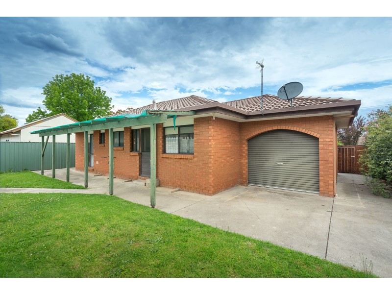 1and2/490 Douglas Road, Lavington NSW 2641