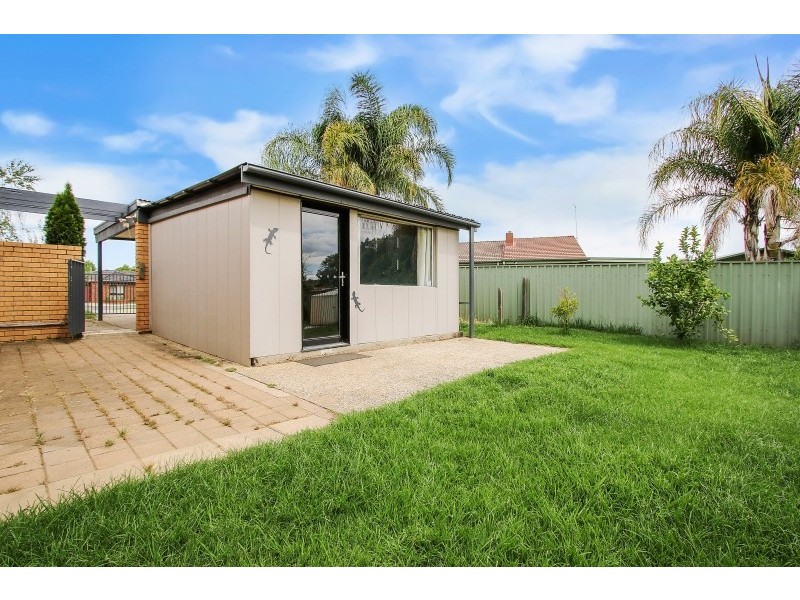405 Dale Crescent, Lavington NSW 2641