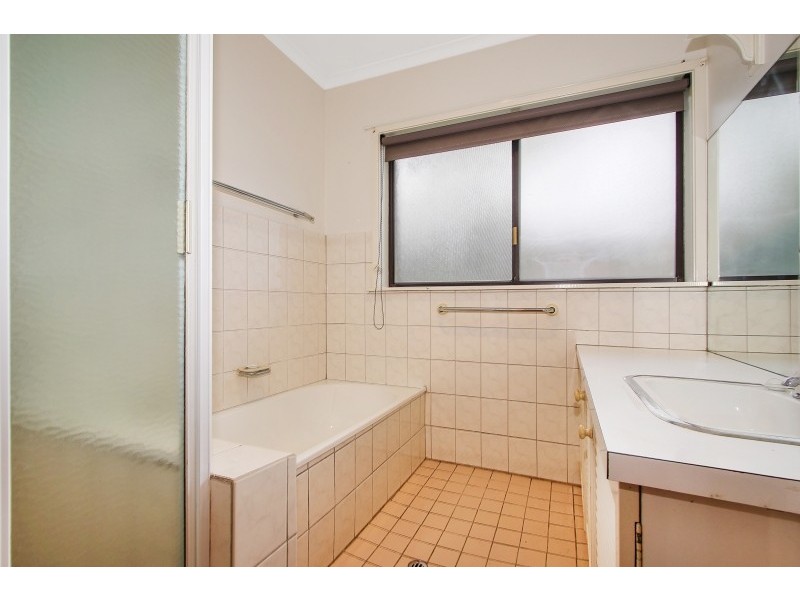 405 Dale Crescent, Lavington NSW 2641