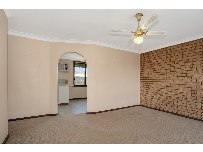 2/447 Alldis Avenue, Lavington NSW 2641