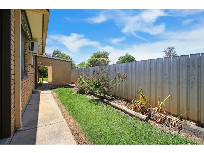 2/447 Alldis Avenue, Lavington NSW 2641