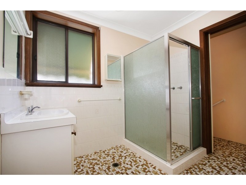 2/447 Alldis Avenue, Lavington NSW 2641