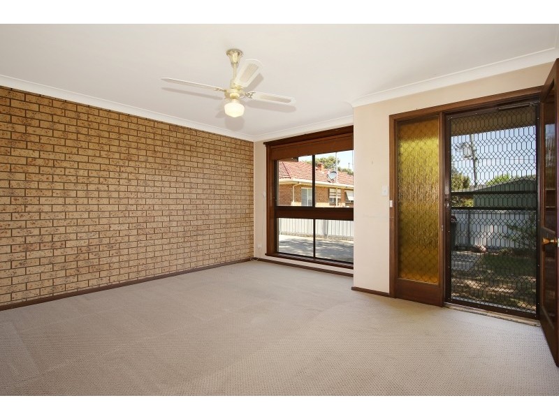 2/447 Alldis Avenue, Lavington NSW 2641