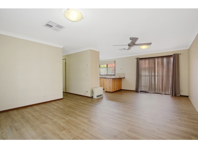 2/476 Heriot Street, Lavington NSW 2641