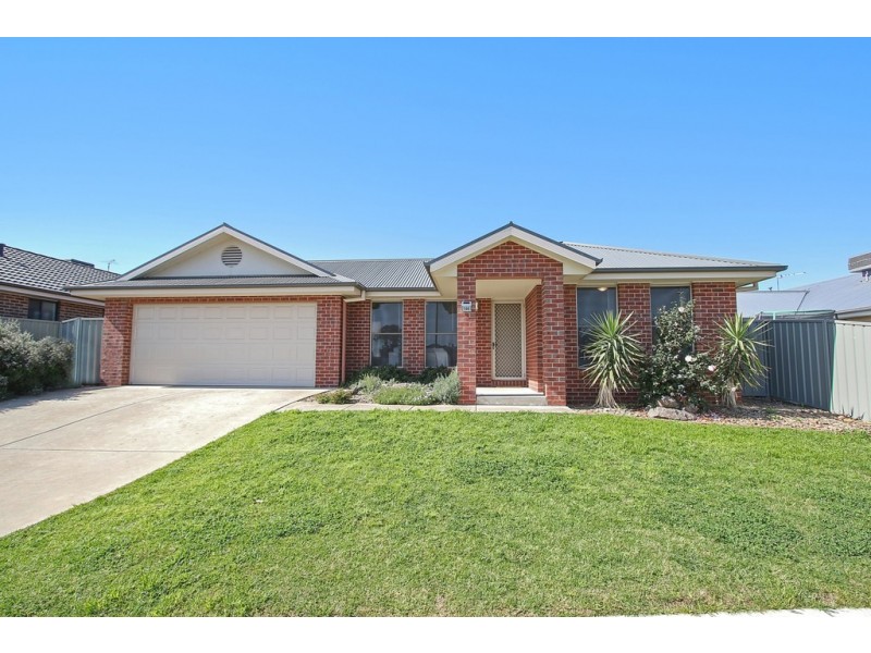 106 Ava Avenue, Thurgoona NSW 2640