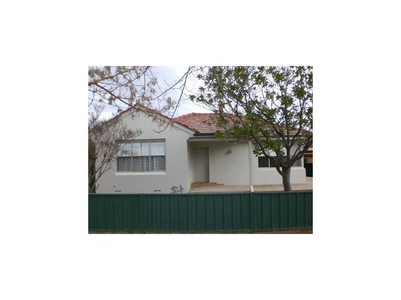 20 Russell, Howlong NSW 2643