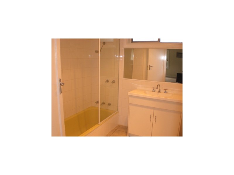 20 Russell, Howlong NSW 2643