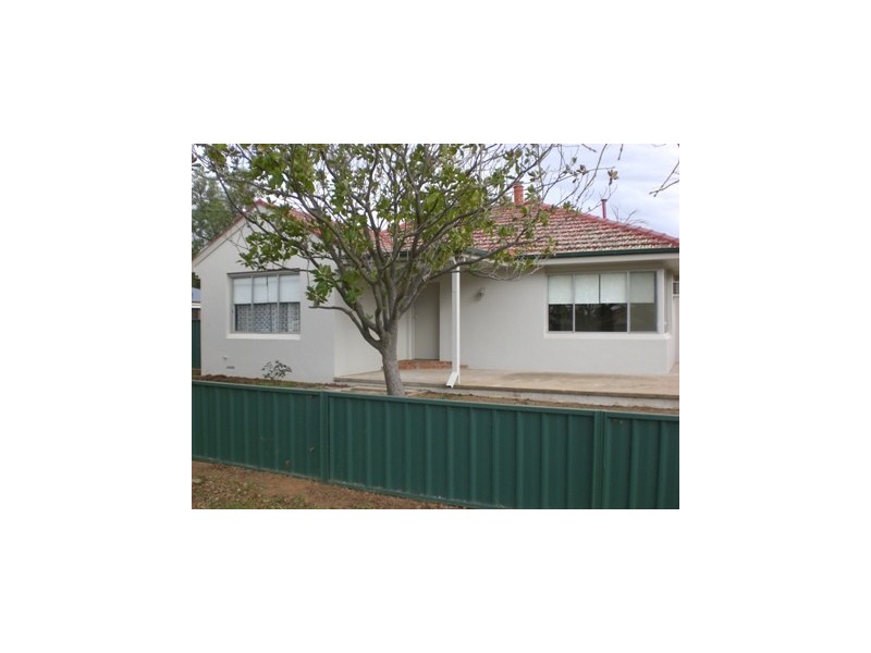 20 Russell, Howlong NSW 2643