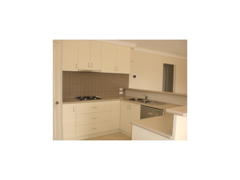 77  Read Street, Howlong NSW 2643