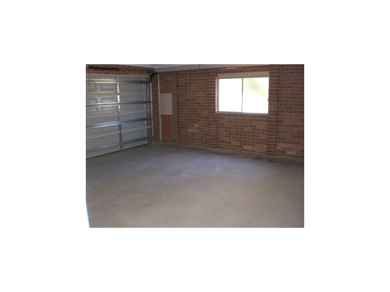 77  Read Street, Howlong NSW 2643