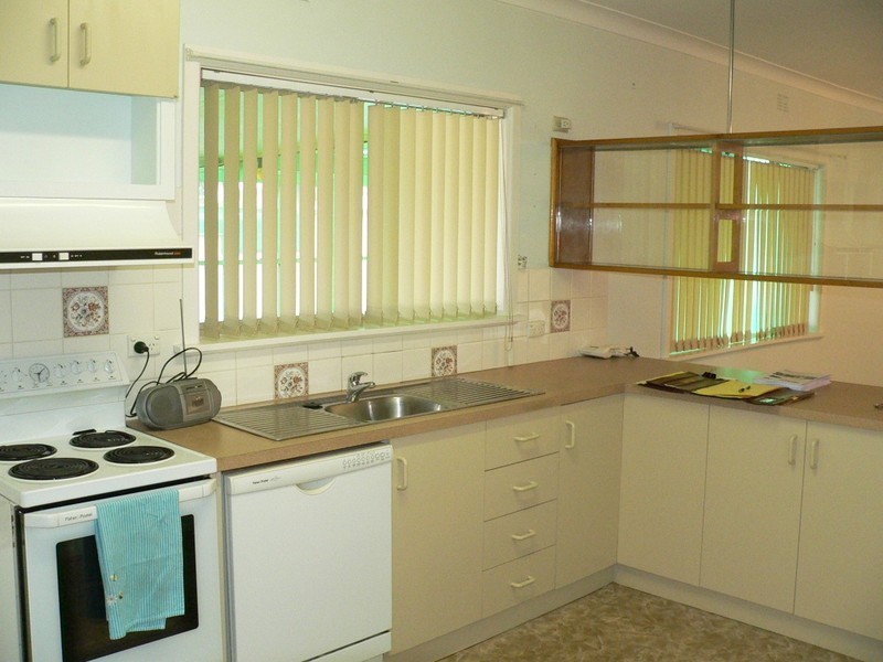 417 Nowland Avenue, Lavington NSW 2641