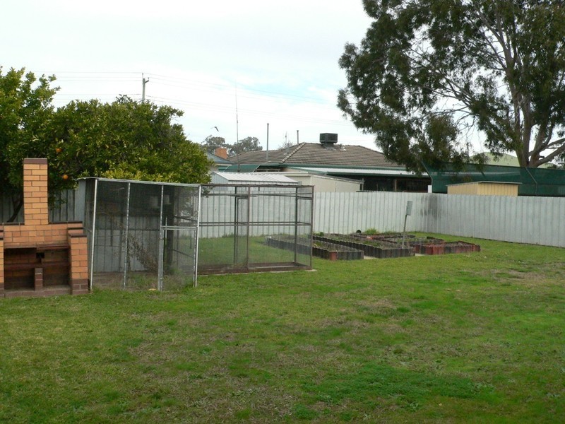 417 Nowland Avenue, Lavington NSW 2641