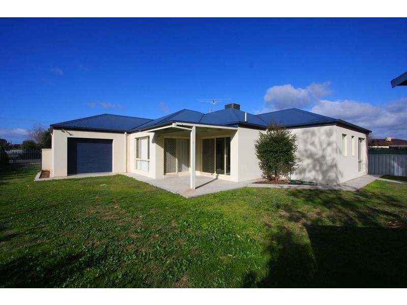 127  Sturt Street, Howlong NSW 2643