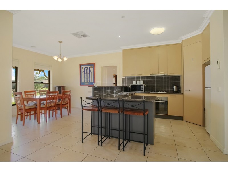 3 Samuel Place, East Albury NSW 2640