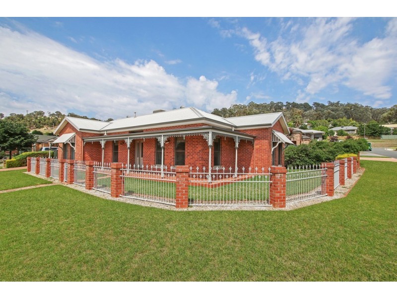 3 Samuel Place, East Albury NSW 2640