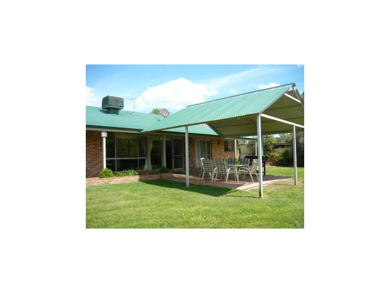 113-115 Clarke Street, Howlong NSW 2643