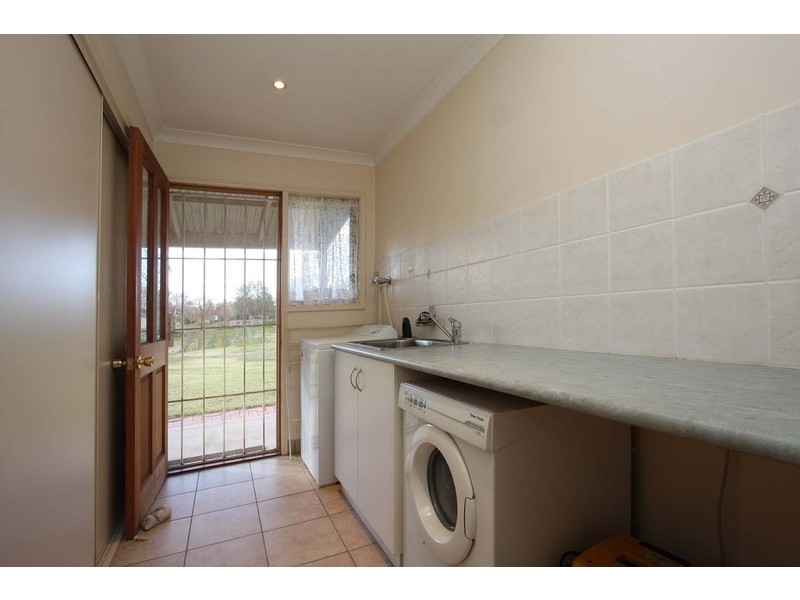 113-115 Clarke Street, Howlong NSW 2643