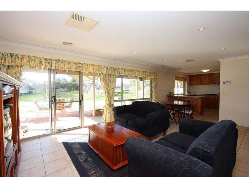 113-115 Clarke Street, Howlong NSW 2643