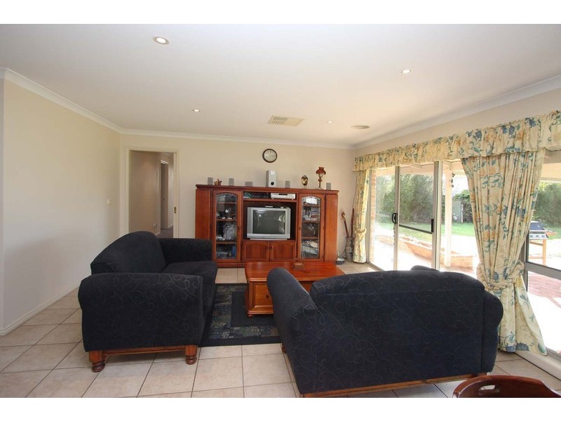 113-115 Clarke Street, Howlong NSW 2643