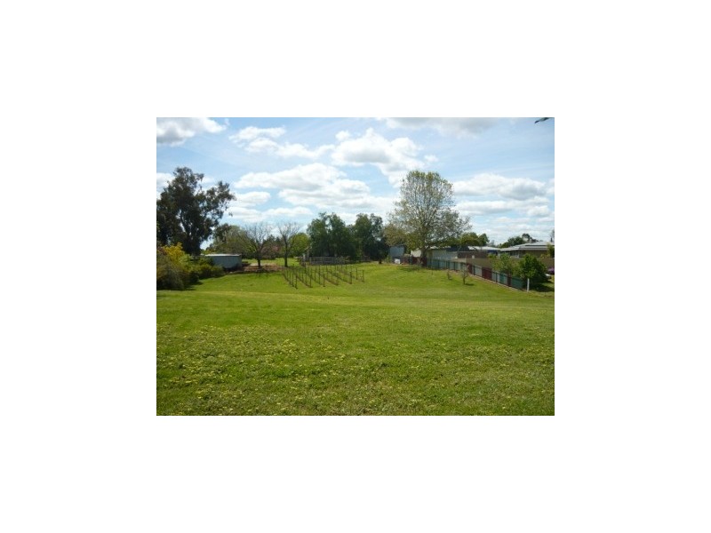 113-115 Clarke Street, Howlong NSW 2643