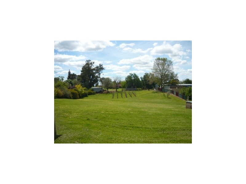 113-115 Clarke Street, Howlong NSW 2643