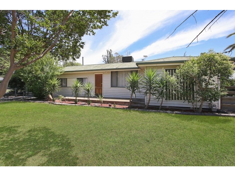 59 Railway Parade, Culcairn NSW 2660