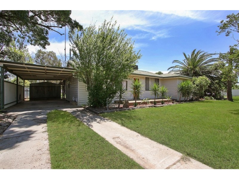 59 Railway Parade, Culcairn NSW 2660