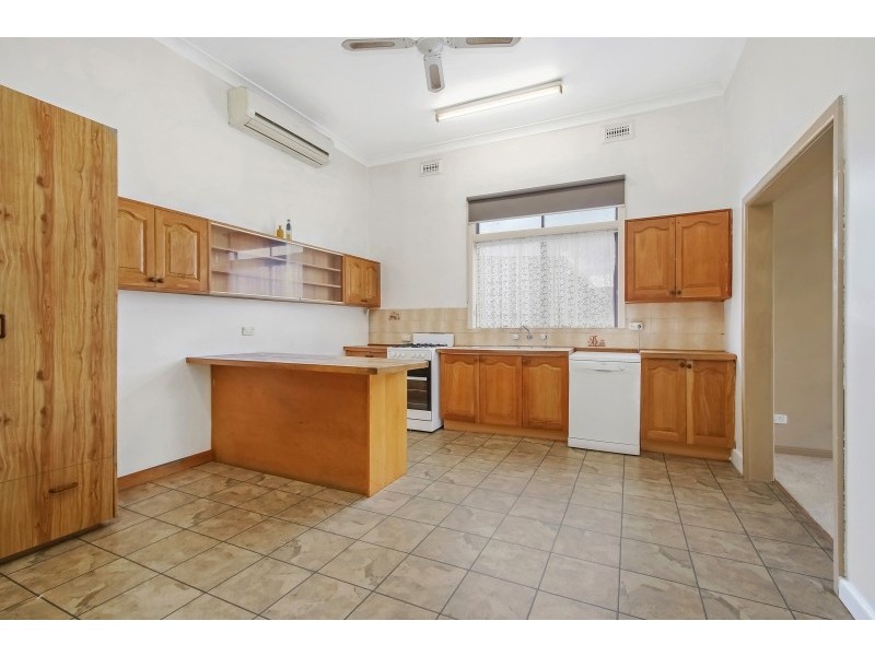 471 Griffith Road, Lavington NSW 2641