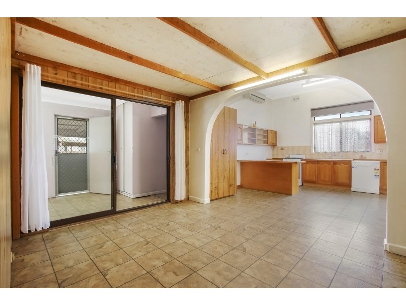 471 Griffith Road, Lavington NSW 2641