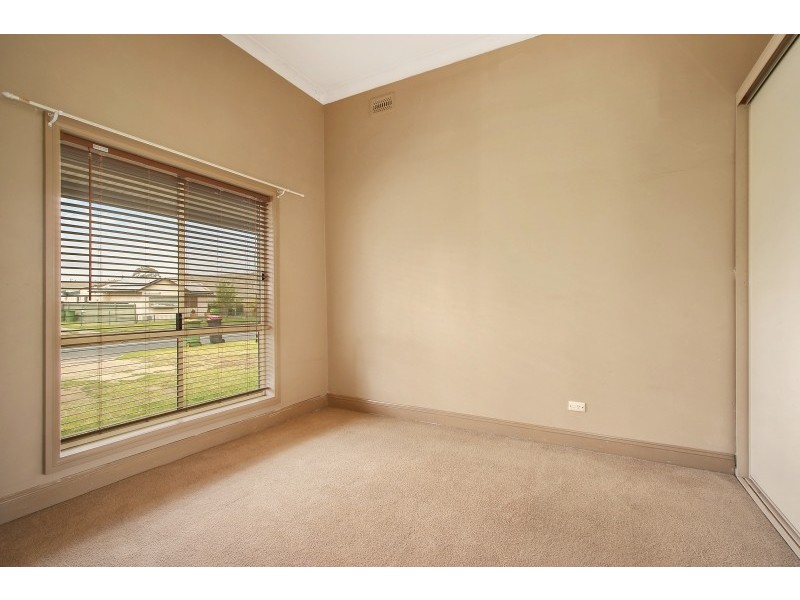 471 Griffith Road, Lavington NSW 2641