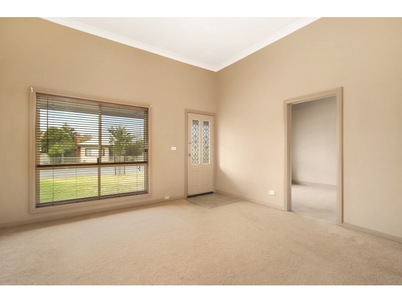 471 Griffith Road, Lavington NSW 2641