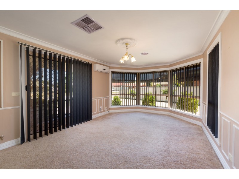 2/32 Amalfi Drive, Lavington NSW 2641