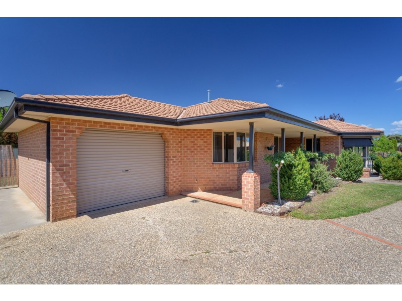 2/32 Amalfi Drive, Lavington NSW 2641