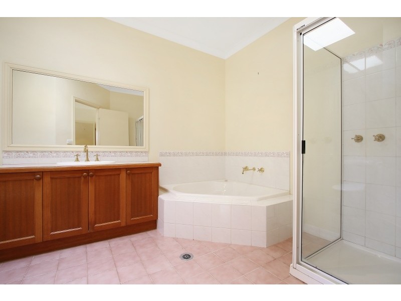 6 Hopwood Road, Thurgoona NSW 2640